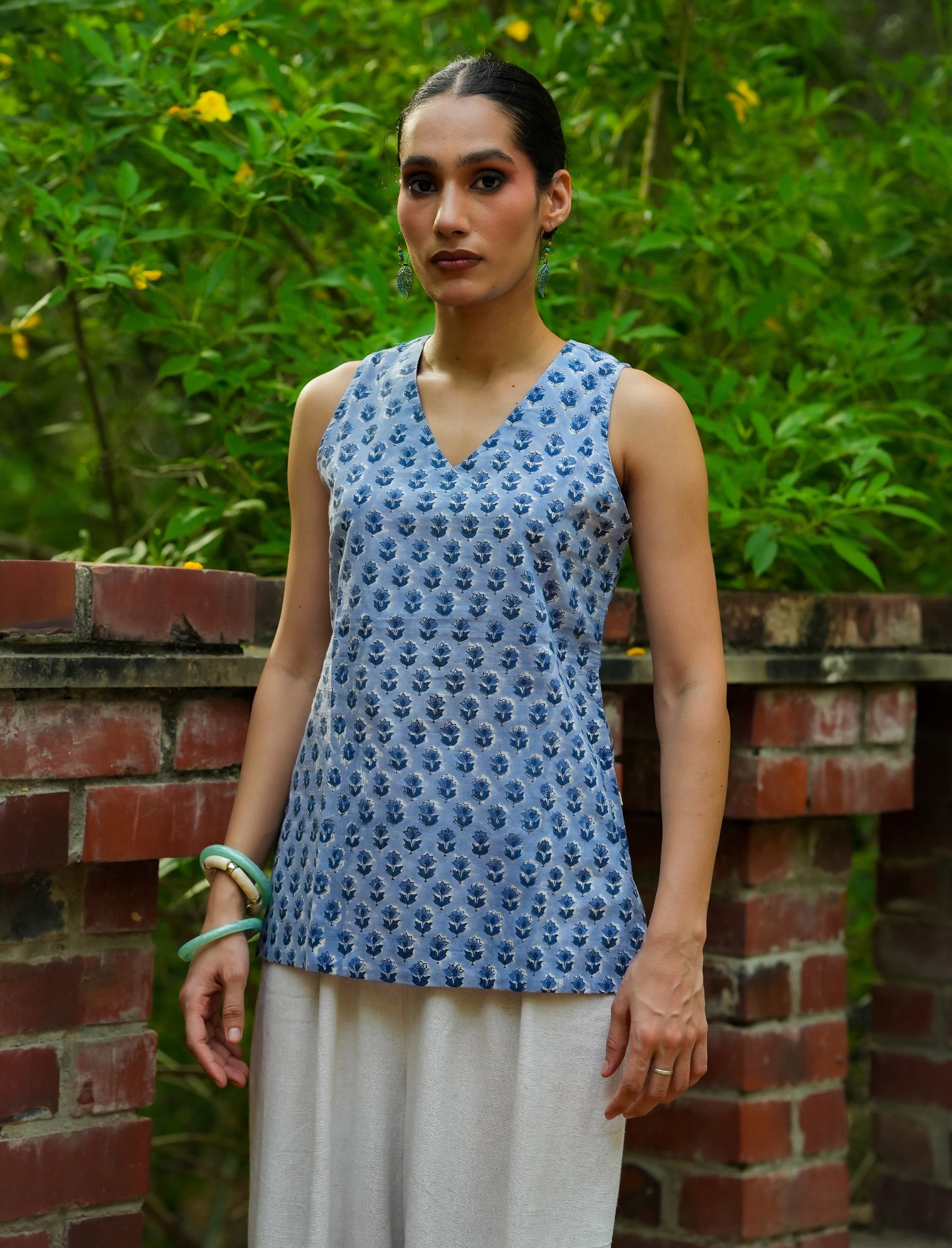 Sleeveless V-neck Cotton Top