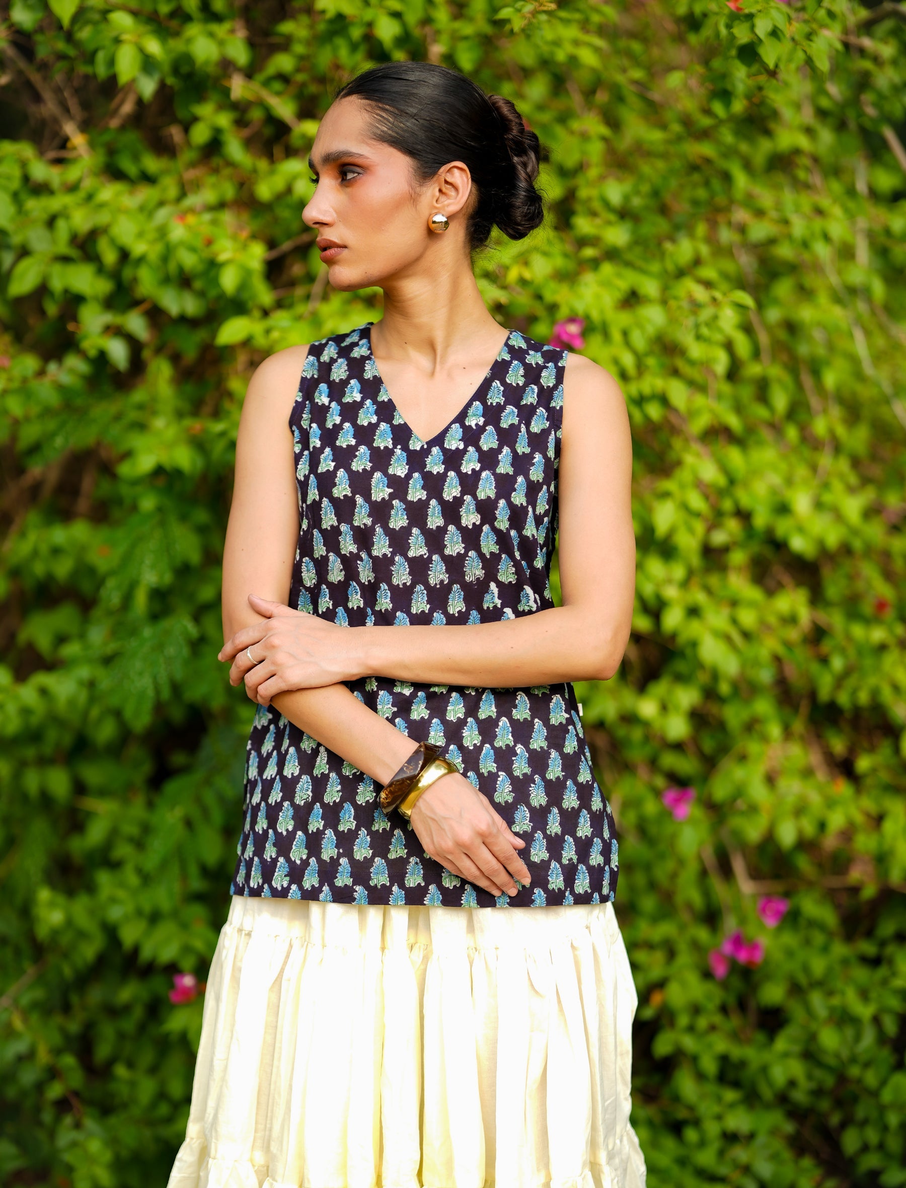 Sleeveless V-neck Cotton Top