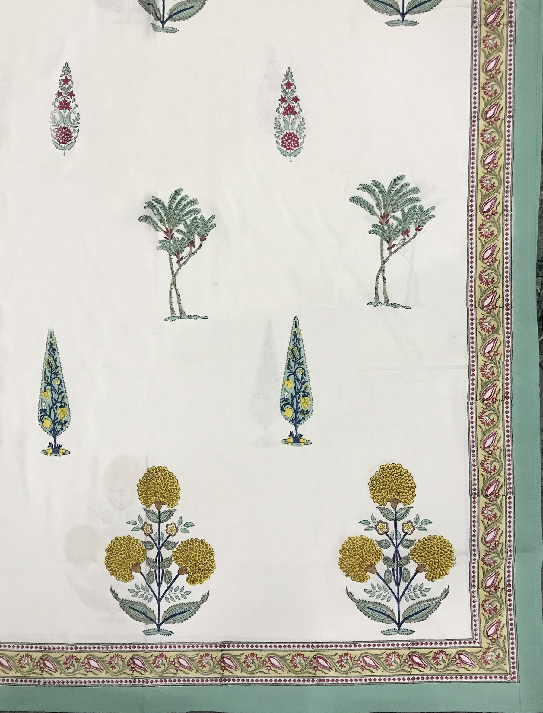 Cotton Double Bedsheet With Pillow Covers