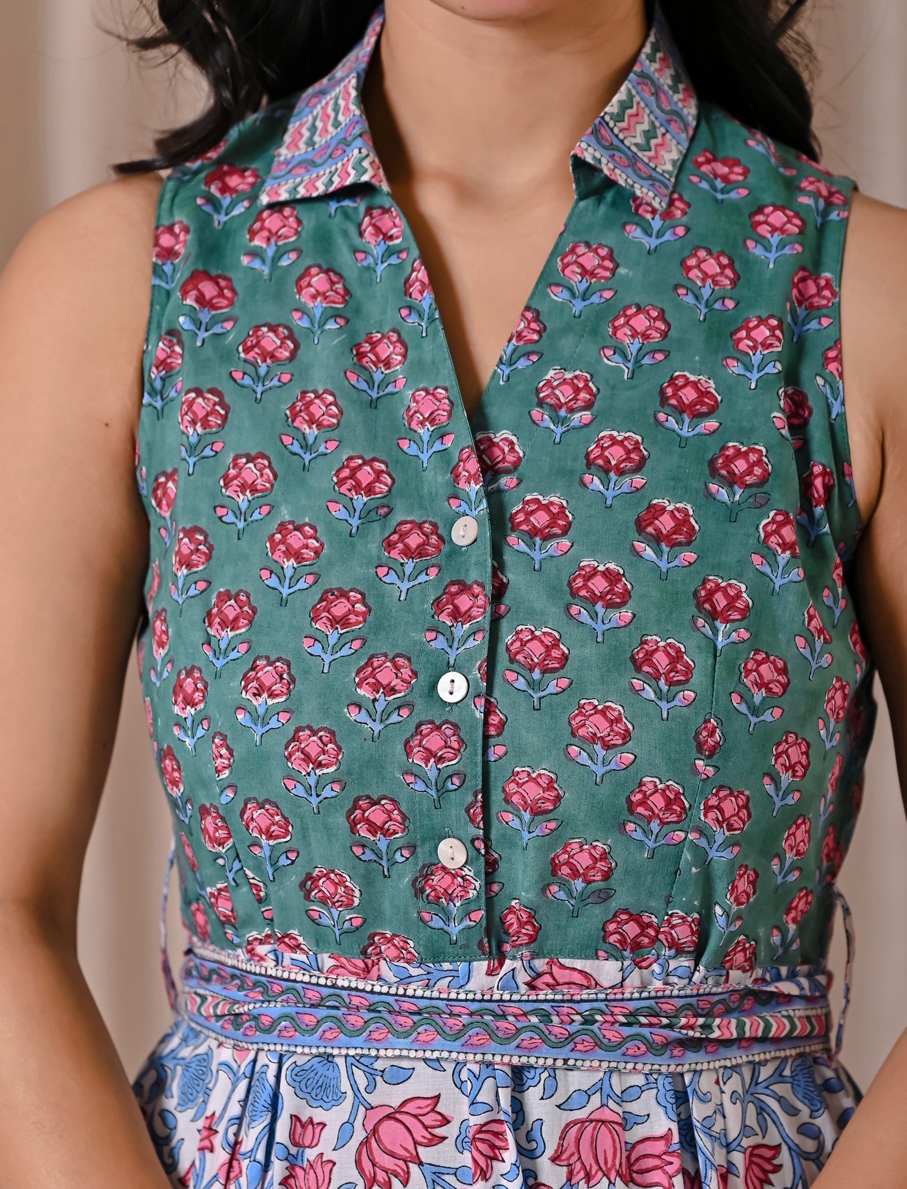 Sea Green White Block Printed Sleeveless Dress With Collar Neck
