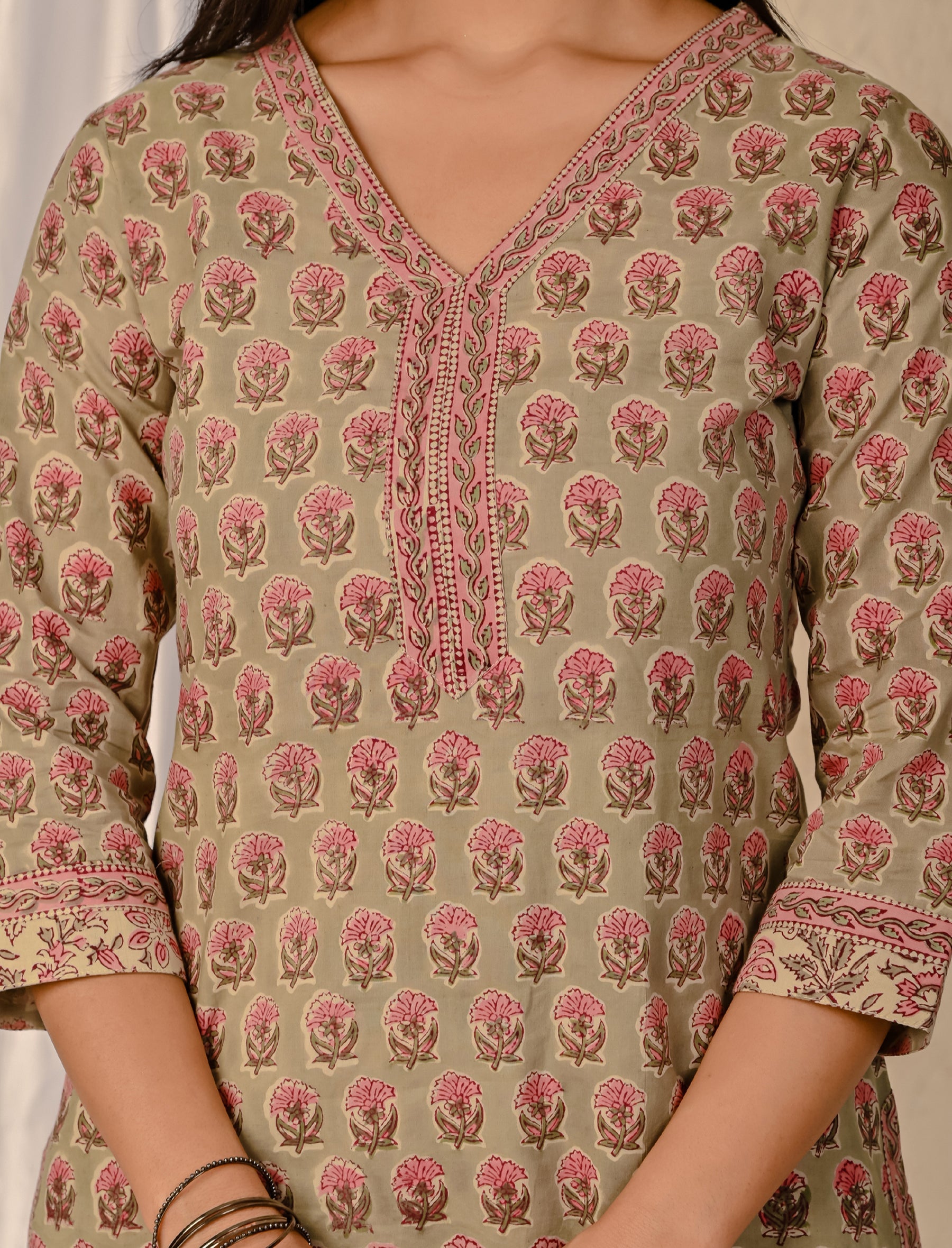 Green Butta Block Printed Cotton Kurta Pant Set