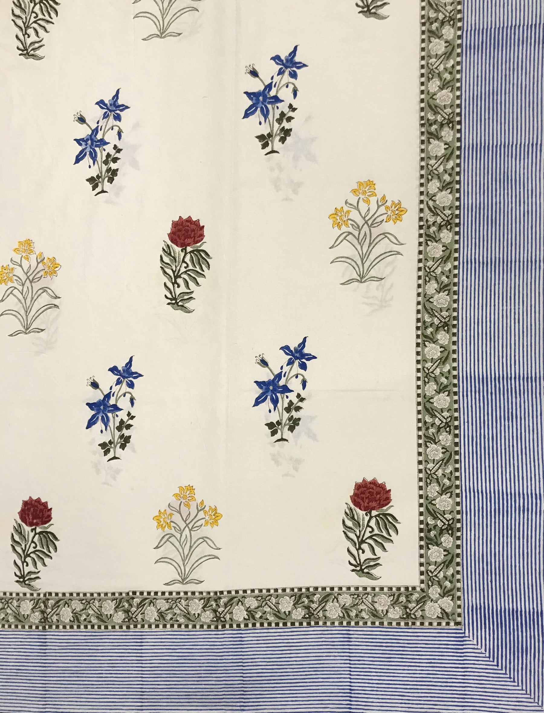 Hand Block Printed Cotton Double Bedsheet With Pillow Covers